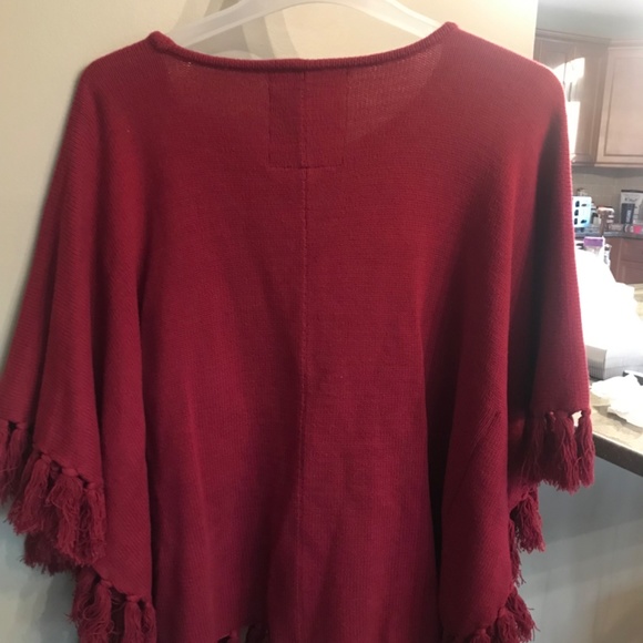 Tasi Malibu Women’s Burgundy Southwestern Aztec Embroidered Fringe Poncho size s - Picture 3 of 3